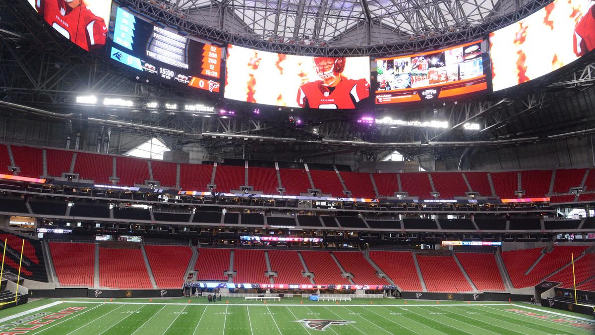 mercedes benz stadium halo board